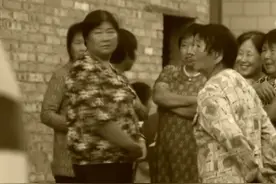 2020年，一场看似意外的车祸，因一张带血的火车票引出背后真凶图片