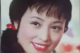 她是国家一级演员，会31国语言，当红时被丈夫抛弃，如今成女总裁图片