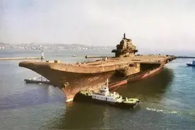 6多万吨的航母还能上岸跑？美国人难以置信：中国咋做到的？图片