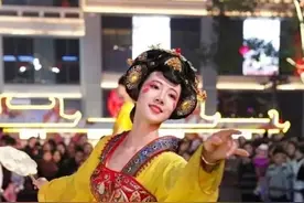 “不倒翁小姐姐”产后首秀，却没了之前的感觉，网友：高圆圆仿版图片