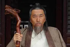 马皇后送来两个枣和一个梨，刘伯温脸色大变，连夜辞官跑回老家图片