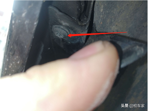 为啥奔驰S400L30万都没人买？网友：换块电池10万，爱得起伤不起