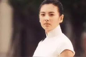 张雨绮小时候就是校花, 当看到学生照, 才知啥叫“招牌美人”图片