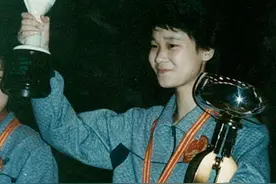 乒坛第一代“大魔王”曹燕华，施之皓前妻，低调再婚嫁1米9前国手图片