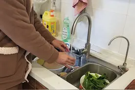 新郑多个小区居民称自来水味道刺鼻，水厂：水质符合国家标准图片