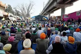 印度农民发起全国堵路运动！图片