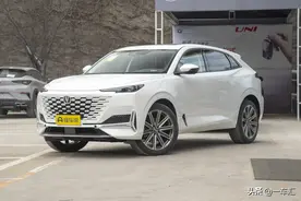 标配2.0T+爱信8AT，大五座中型SUV，长安UNI-K哪款更具性价比图片
