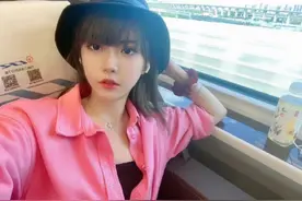 为什么女解说不能穿黑丝了？这是电竞规矩，玩家：穿旗袍不也行吗图片