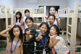 女孩子参加军事夏令营到底有什么好处？图片