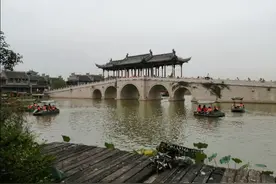 开封朱仙镇启封故园展现了四大文化景观，游览者络绎不绝图片