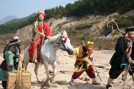 《西游记》原班人马拍的电影，5天688票房，一个省就一家影院买票图片