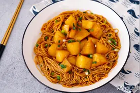 工作日吃它最省心，1个土豆1把面，简单美味五分钟上桌图片