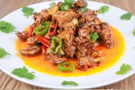 家常炒鸡麻辣入味有技巧！厨师长分享简单做法，炒出来特别香图片