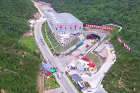 深埋地下的超级工程，万里长城地下102米，中国建世界最深高铁站图片