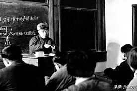 1989年，一个87岁的老人被自行车撞倒，惊动了中央最高领导图片