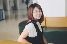 30多岁学霸女儿没结婚，其父亲多次逼婚：你让我的面子往哪放图片