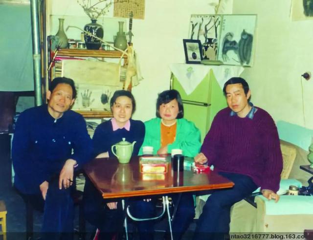 文二代贾浅浅被骂靠父亲上位，贾平凹为人到底怎样？