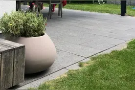 我咋没想到，露台装个自动升降遮阳布，一年四季遮风挡雨又防晒图片