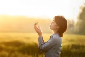 人在单位，年过四十还选择辞职的人，往往有这三张底牌图片