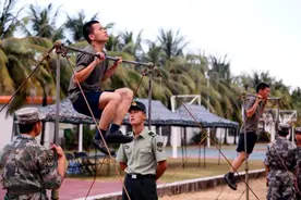 单杠2练习，你能做几个？这位兵哥哥做了313个！图片