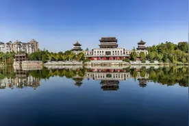 打卡巴渝美景 | 非遗小镇就隐于这画卷般的秀湖公园里图片