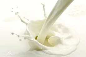 国家都出面辟谣，别再被牛初乳骗了图片