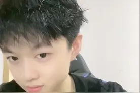 九天狐偶遇千场曹操，不甘示弱晒出国服李白胜率，队友：我躺好了图片