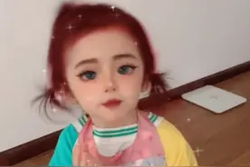 颖儿女儿正脸首曝光，巴掌脸大眼睛像极小公主，摇头晃脑超可爱图片