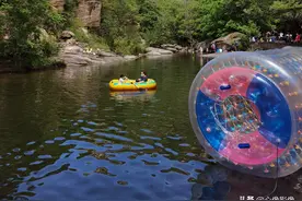 被击穿的老鹰，墙上的爱心，京郊游玩乐趣多图片