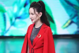 39岁张萌晒与女儿亲密合照，引来网友质疑，只怪张萌保养得太好图片