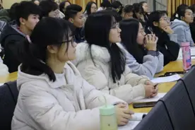 两类师范生很“吃香”，不用考试也能拿教资证，还有机会直接入编图片