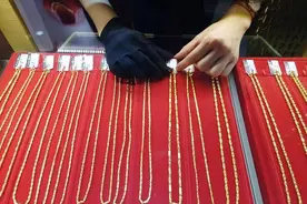 黄金戒指戴一个月就变白了，难道买了假黄金？（附8月5日金价）图片