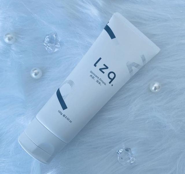 超市里“最不起眼”的6款洗面奶，穷人看不上，有钱人却抢着买