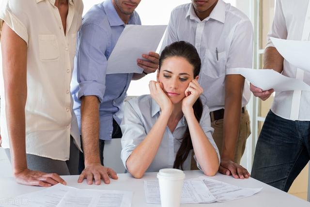 事业与工作区别，单位的叫事业，企业的叫工作，关键在于自我认定