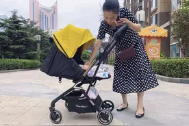 给宝宝挑选婴儿车时，谨记这几点才能出行无忧，新手妈妈别大意图片