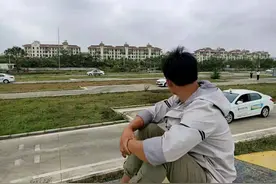 后天科目二考试，教练说先带我进行考前模拟，一听费用，我哭了图片