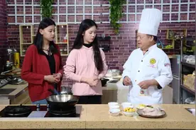 板栗焖鸡的家常做法，简单又好吃，一出锅满屋飘香图片