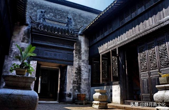 民间故事：农夫山中避雨，天上掉下个美女子，背回家得到神奇金铃