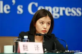 外交部“小赵薇”，为梦想放弃清北，如今爱情事业双丰收图片