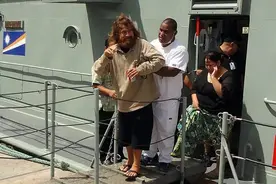 人类海难史上的奇迹：漂泊438天9000公里，支撑他活下去的竟是她图片