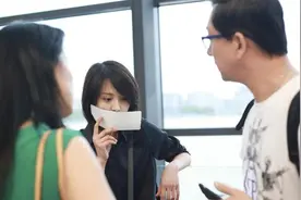 30岁郑爽身败名裂，源于父母毁于自己图片