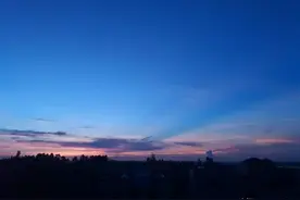 朝霞不出门，晚霞行千里图片