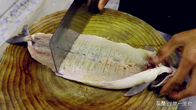 中华鲟怎么去鱼鳞
