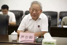 他是“中国最大包工头”，坐拥千亿资产却拒不上市，中国隐形富豪图片