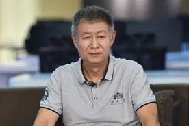 武大党委书记韩进“拍了拍”考生：武大期待雨后彩虹的你图片