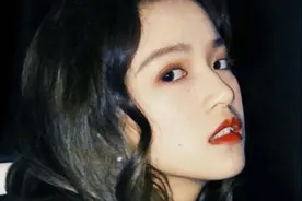 小说：她对着我妩媚笑了笑，做出了一个极其撩人的姿势图片