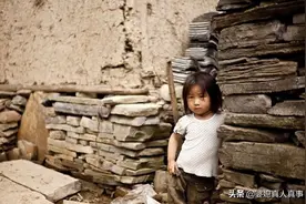 小姨养俺20年，结婚翌日她选择自尽，翻开她的信恨的俺牙根痒痒图片