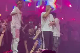 giao哥现身酒吧捞金，十分钟20万引热议，他凭啥赚这么多？图片