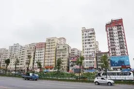 深圳真实住房：只有7.4%的人有商品房，应届生43%工资拿来付租金图片