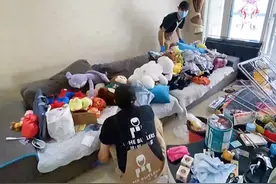 河南郑州一家人租3年房，退租时一片狼藉房东不干，整理师：小事图片